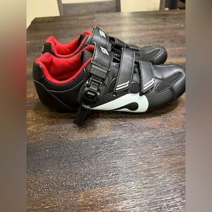 PELOTON Black Cycling Shoes with Red Interior NO CLIPS